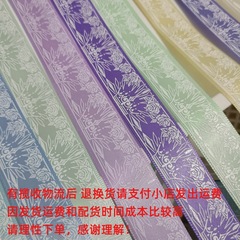バラの王冠の白いゴムは白くてかわいいです。