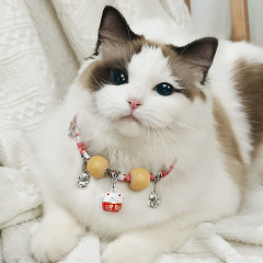 人気商品 猫用首輪 調整可能 ペット 犬用首輪 ベル付き 猫用香樟木首輪 ペット用品卸売