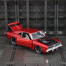 ����ͼ32537����1969��Charger R/T�Ͻ�ģ�ڼ���̬���ܻ������