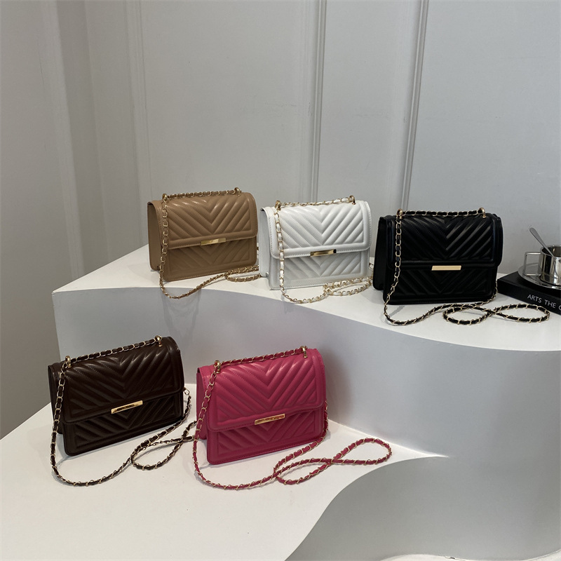 Simple y popular bolso de moda coreano 2024, otoño nuevo bolso cuadrado debajo de la axila, bolso de hombro de bordado popular este año