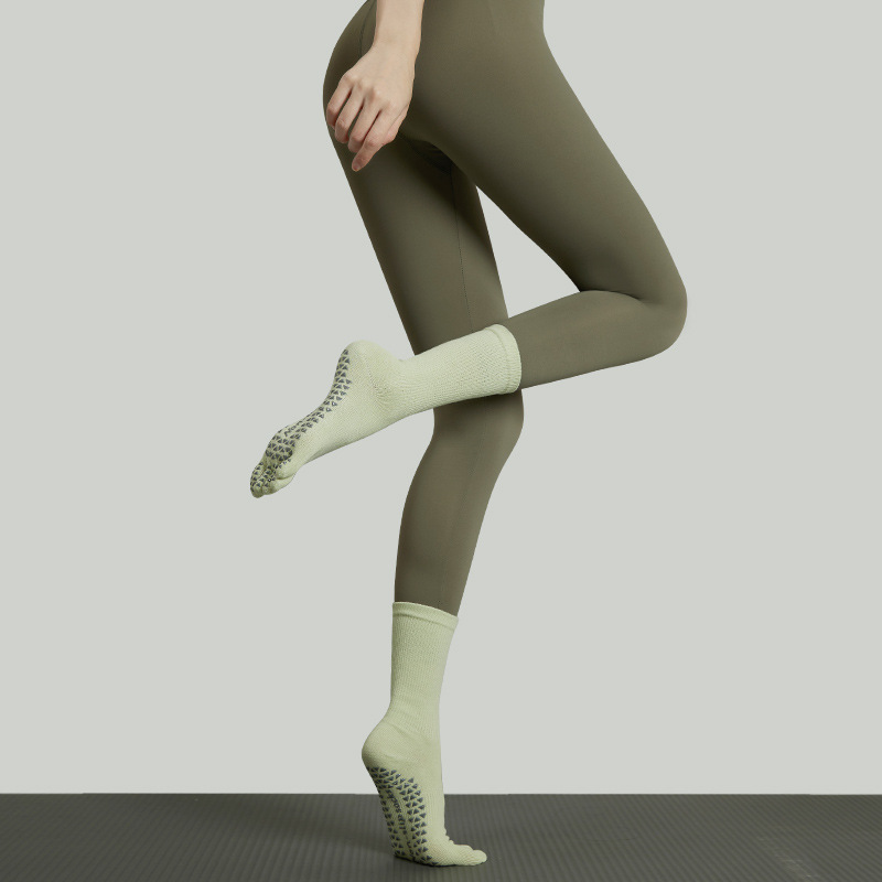 Calcetines de yoga de cinco dedos, estilo delgado de verano, calcetines profesionales antideslizantes de cinco dedos para mujer, calcetines deportivos específicos para Pilates, calcetines de fitness con punta dividida.
