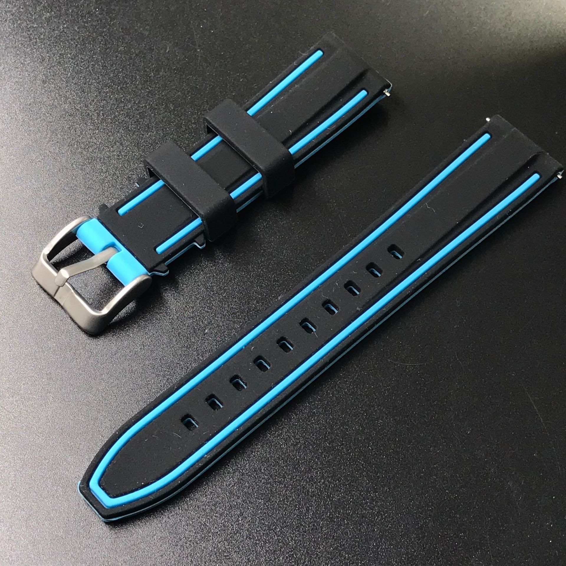 Universal de la correa de silicona transfronteriza interruptor de liberación rápida de dos colores banda de oído adaptador 20 22 24mm de silicona de dos colores Reloj