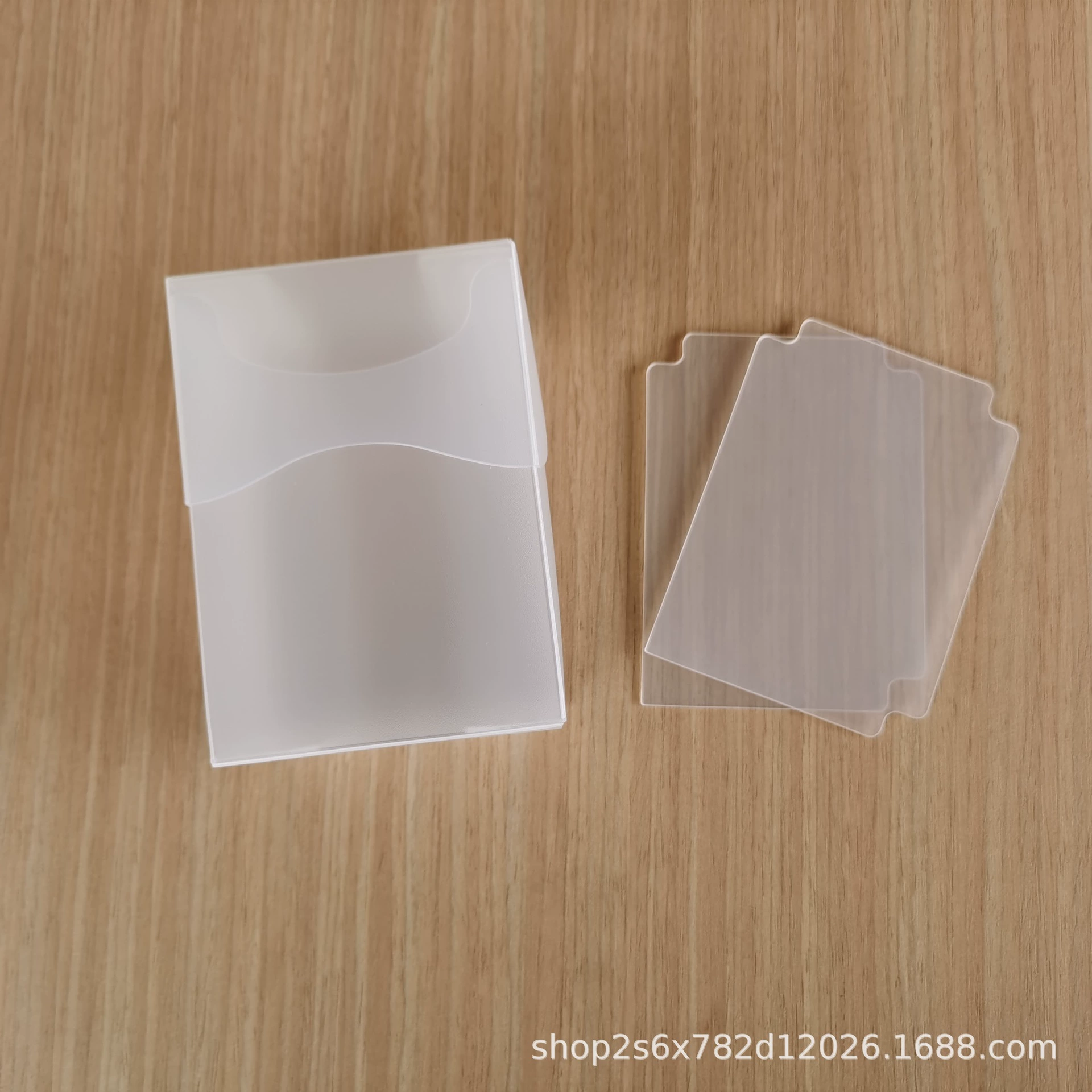 Пластиковая коробка для игровых карт из полипропилена, утолщенная коробка для хранения игровых карт с откидной крышкой, разделитель можно взять с собой или нет