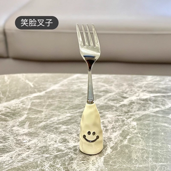 [可爱西餐笑脸叉子]