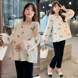 实拍现货新款孕妇小清新刺绣时尚百搭开扣可哺乳甜美潮妈上衣