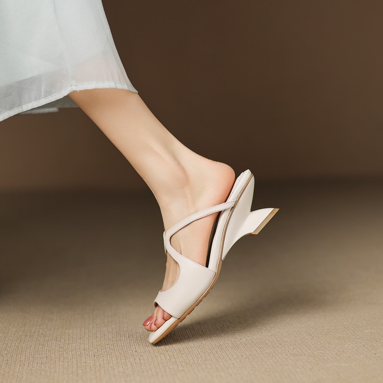 Sandal nữ da bò mũi vuông hở ngón gót lạ mắt — màu đen, màu trắng ngà, bạc chi tiết 97