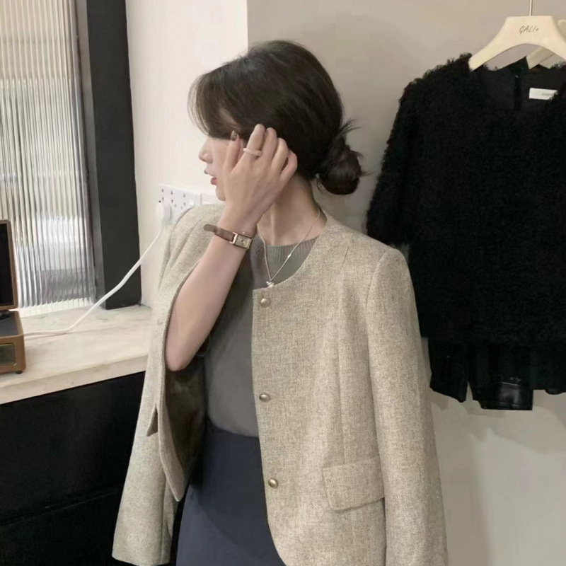 (2개) 새로운 한국 스타일 우아한 슬리밍 사교계 샤오 샹 스타일 라운드 넥 짧은 재킷 절묘한 작은 세트 복고풍 가을 2308