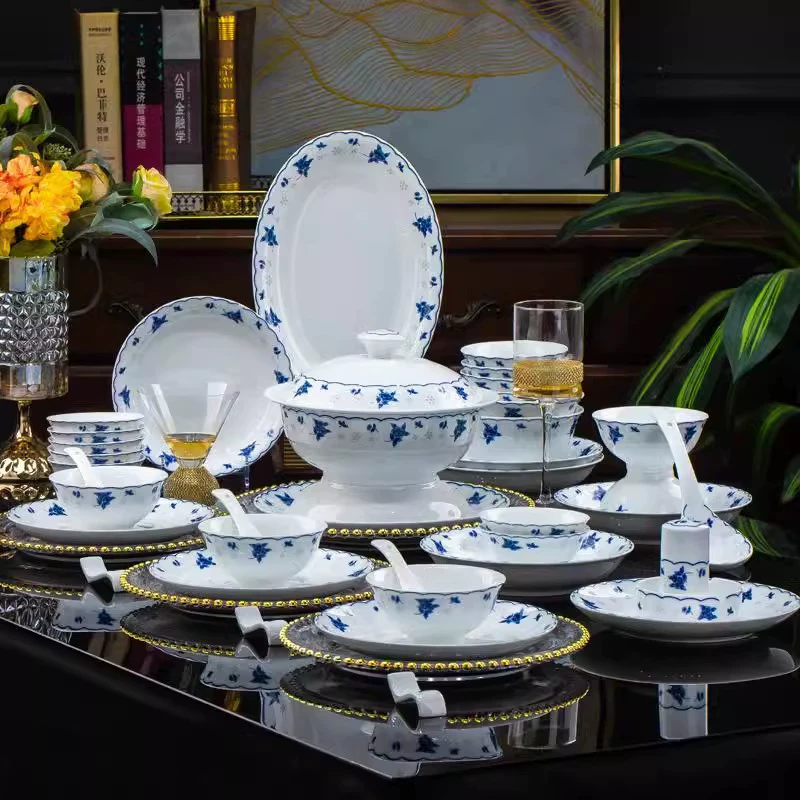 Элитный Jingdezhen фарфоровые чаши и тарелки при высокой температуре, дом подарочный синий и белый кристальный любовный набор посуды