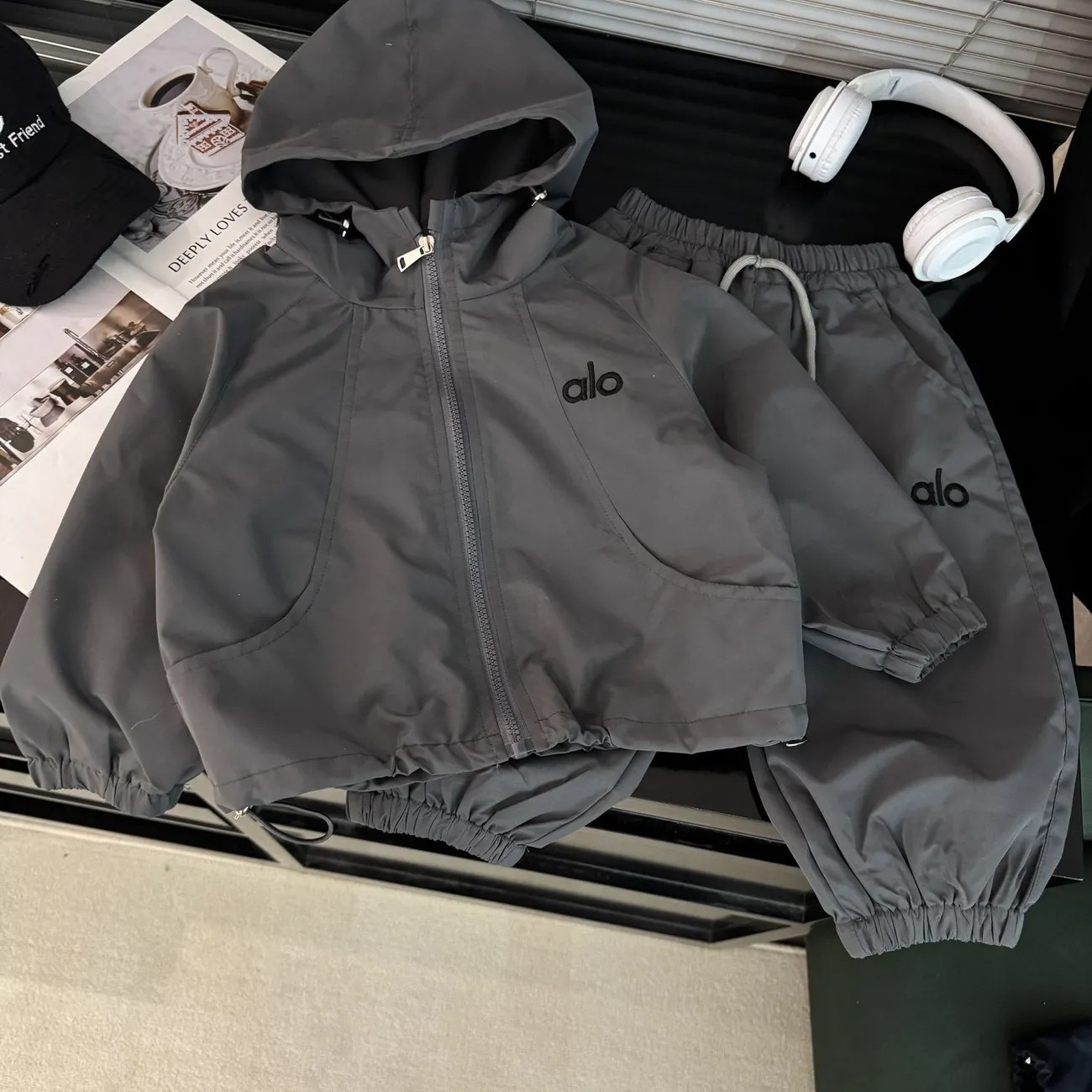 Children's 2025 Summer Outerwear, Boys' and Girls' Hooded Two-Piece Set, Casual Baby Jacket, Stylish Set, Other