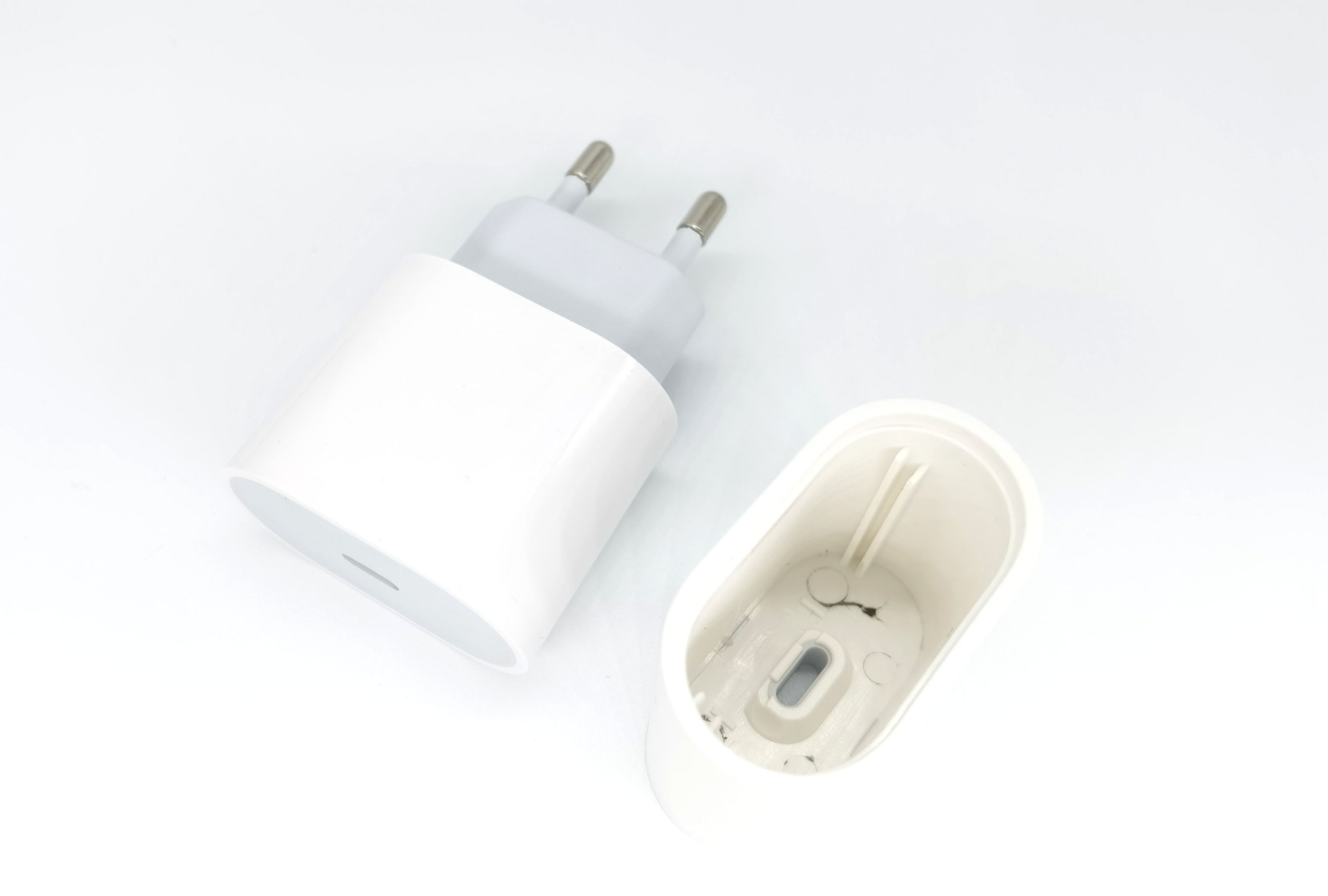 PD20W欧规无内胆 超极快充闪充 type-c供应电源外壳 厂家货源批发