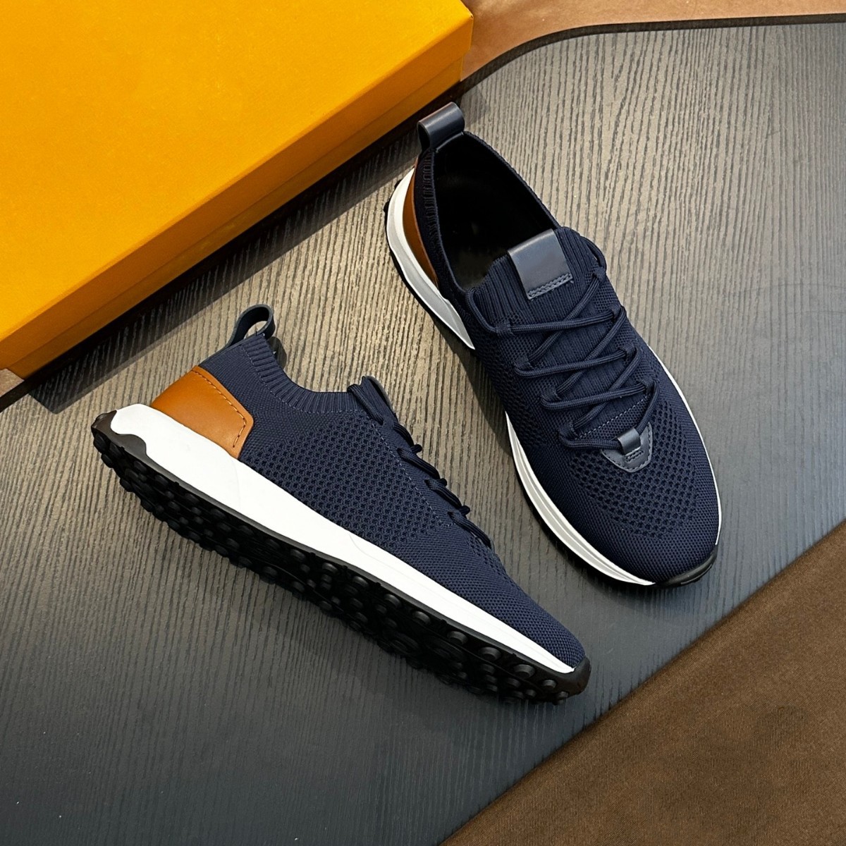 Genuine Leather Breathable Men's Shoes, Fly-Knit Mesh Patchwork Sneakers, Thick-Soled Height-Increasing Casual Shoes, Large Size Men's Shoes for Export