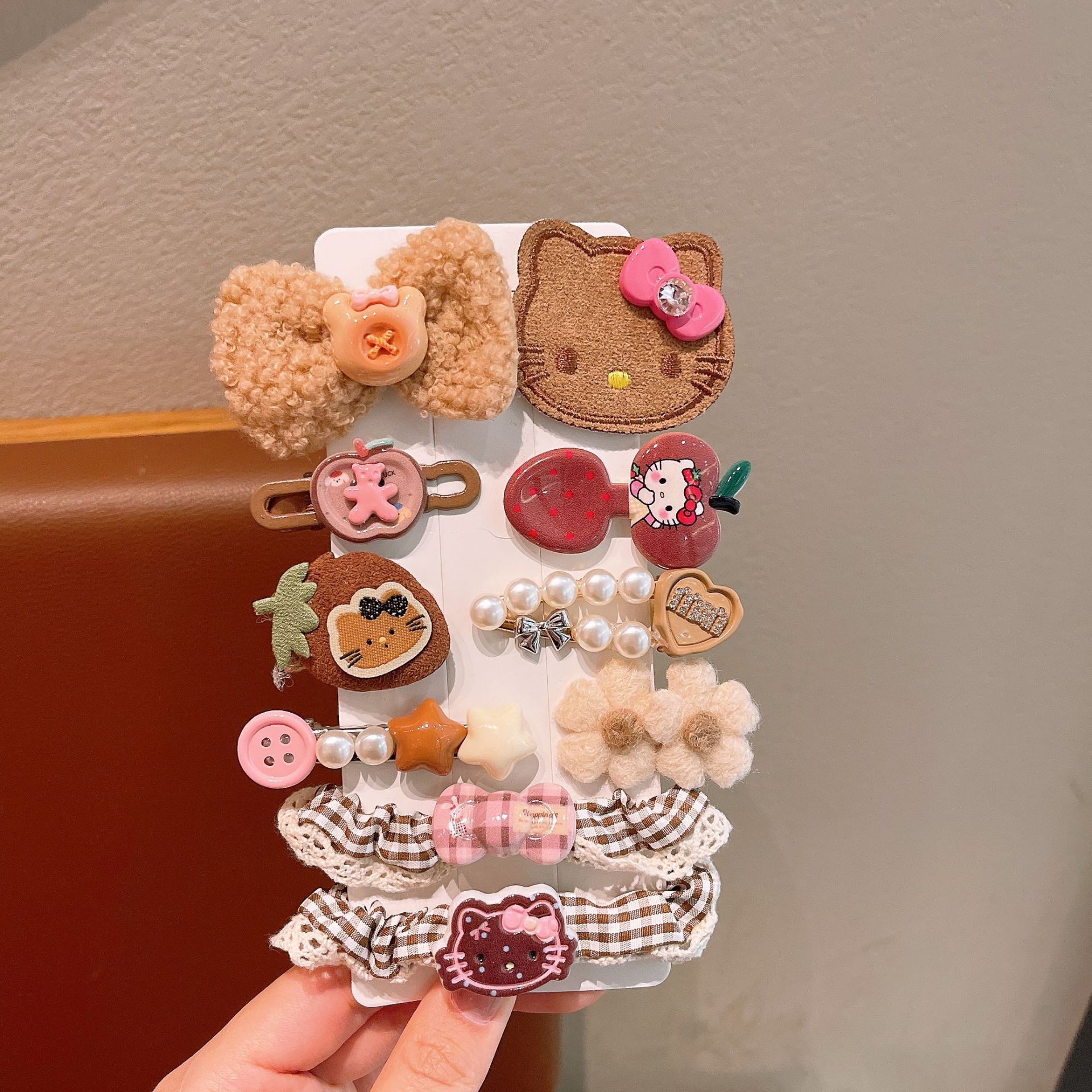 Otoño y invierno nuevo clip de pelo de lana para niños adorables accesorios de pelo para niñas tarjetas de pelo para bebés clip de peluche