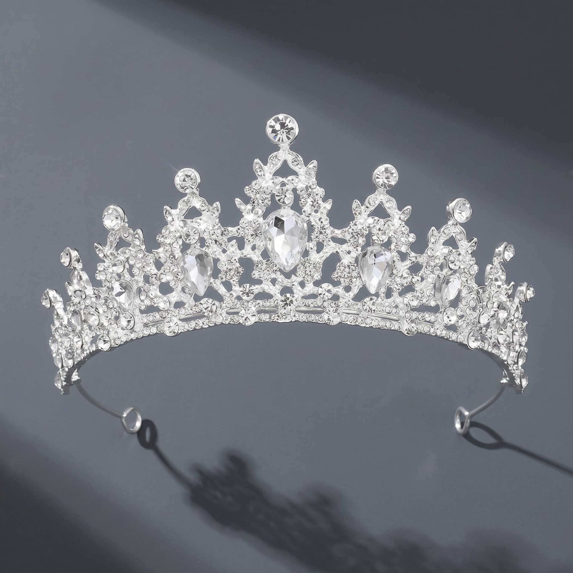 Corona de aleación con diamantes de colores retro, tocado nupcial de lujo ligero, para vestido de novia, vestido de noche, corona para desfile de moda, venta al por mayor directa de fábrica. image 8