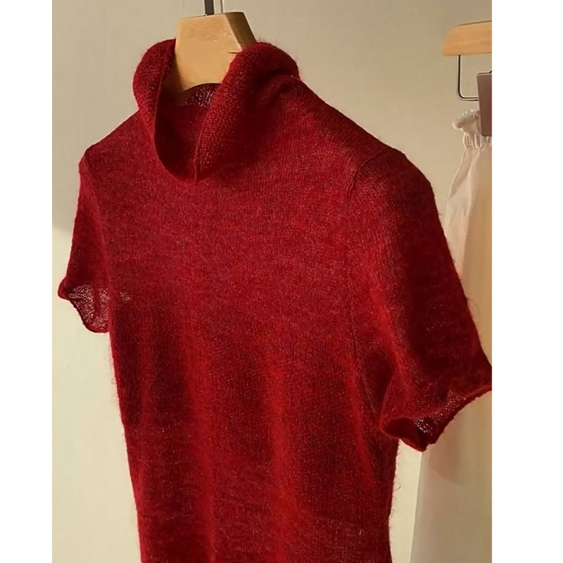 Vintage Red Festive Shirt, Trendy Short-Sleeve, Half-High Collar, Fitted, Regular Shoulder Knit Base Shirt for Women Vintage Red Festive Shirt, Trendy Short-Sleeve, Half-High Collar, Fitted, Regular Shoulder Knit Base Shirt for Women
