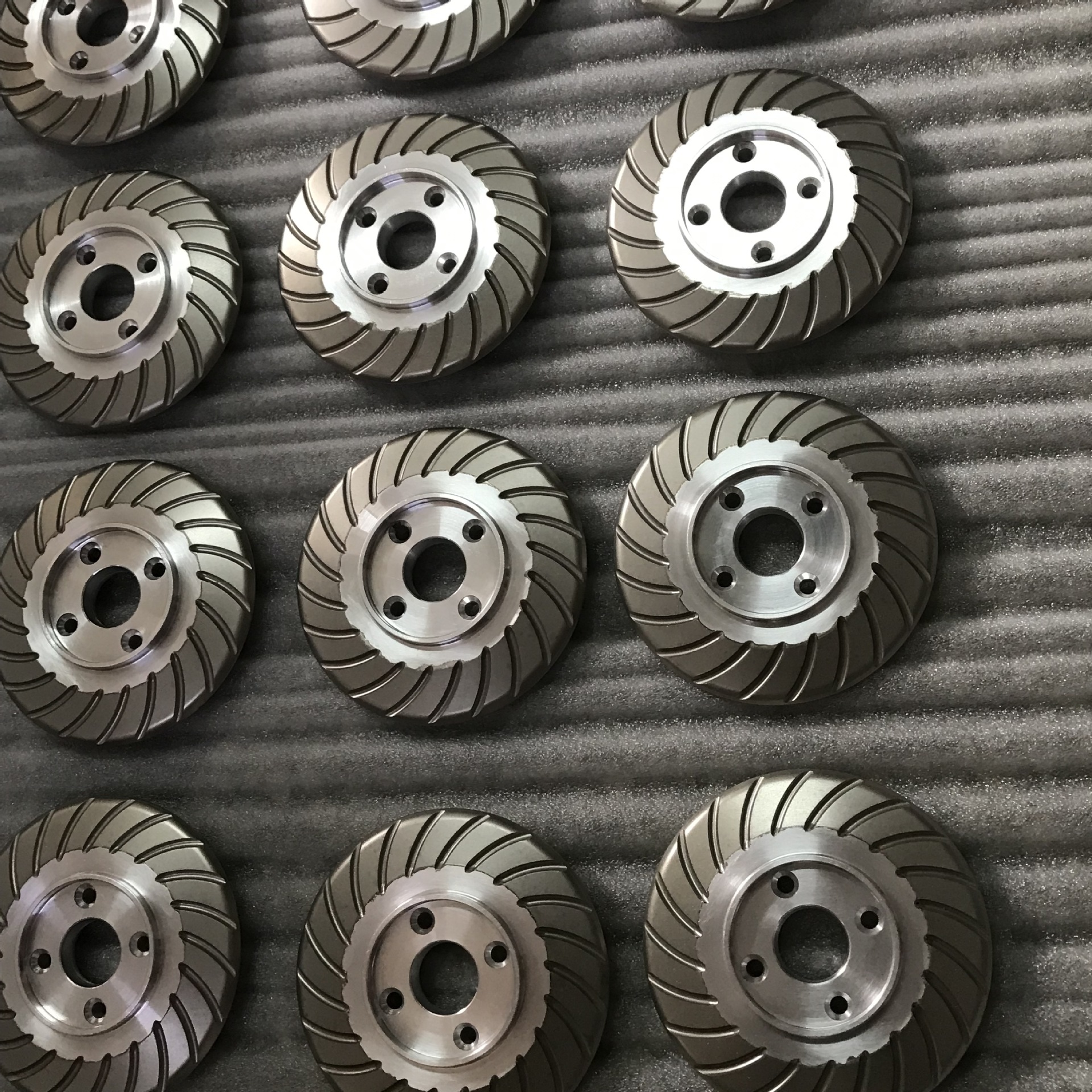 AI匹配铝碟金刚石砂轮创新花样镀砂硬质合金精密加工利器平替进口