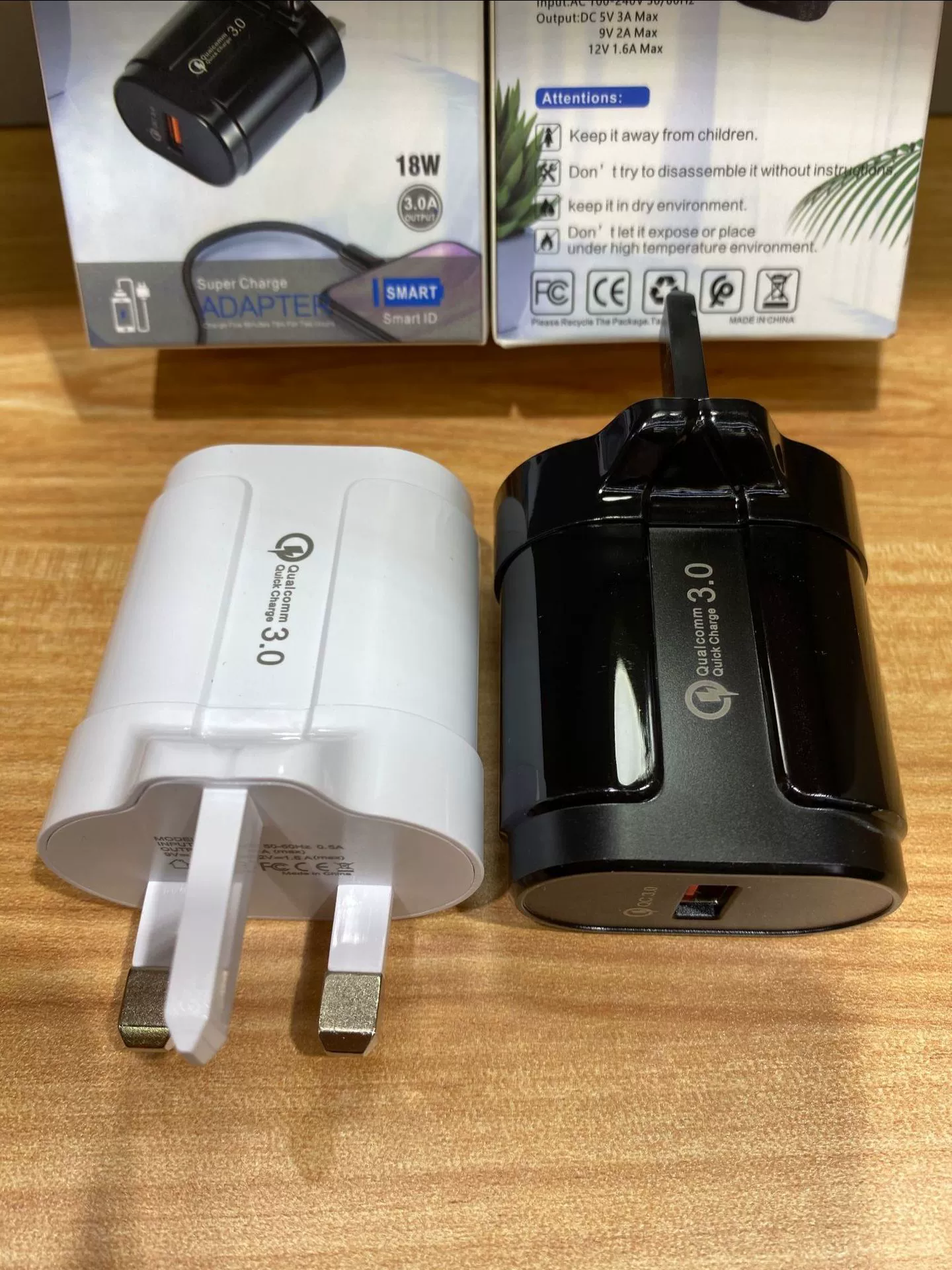 QC3.018W Европейский/Британский/Американский/Индийский/соответствующий зарядник 1 USB тройной-ножка настенный прямой зарядки быстрая зарядка головка