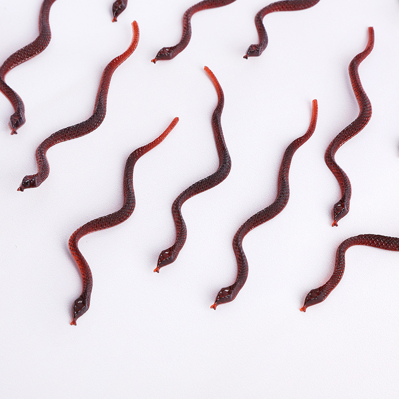 Halloween simulación cucaracha Día DE LOS Inocentes falso cucaracha realista cucaracha persona entera Xiaoqiang truco juguete al por mayor