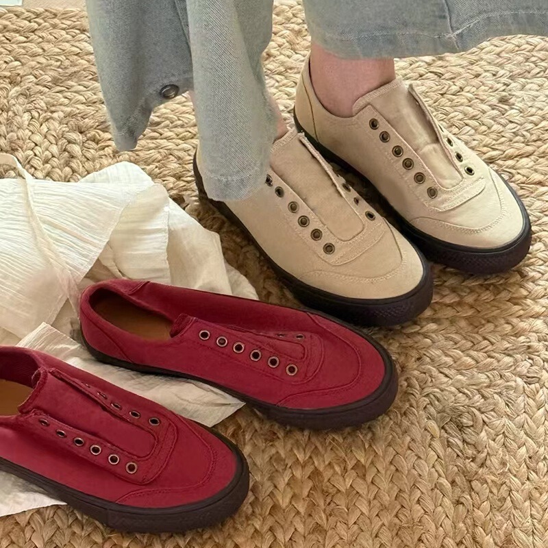 Casual Slip-On Canvas Shoes for Women 2026 New Style Round Toe Laceless Lazy Soft-Soled Breathable Low-Top Sports Sneakers