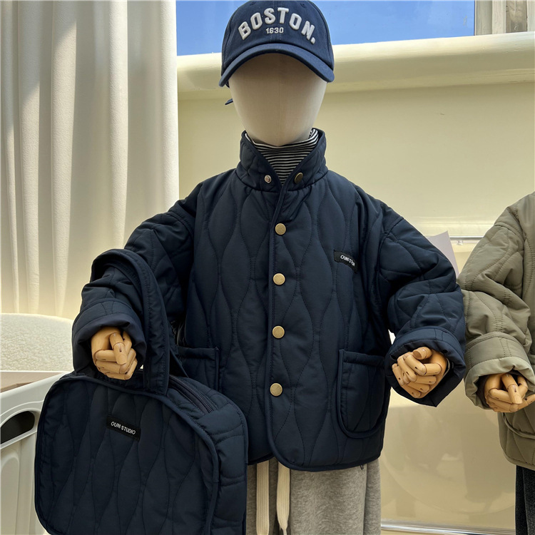 2024 Winterkleidung für Kinder mit Taschen Kleidung Koreanische Jungen Mädchen Kennzeichnung Stepp leichte und dünne Strickjacken Baumwolle_voghion.com