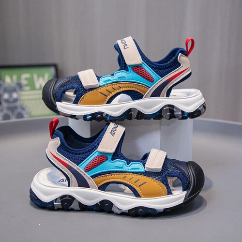 Children's sandals for boys, new summer non-slip sandals with soft soles, for boys, beach shoes, suitable for middle-aged children, non-slip and wear-resistant