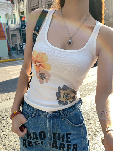 260g Cotton-Blend Long-Sleeve Blouse with Vintage Floral Print and Design-Forward Bodysuit