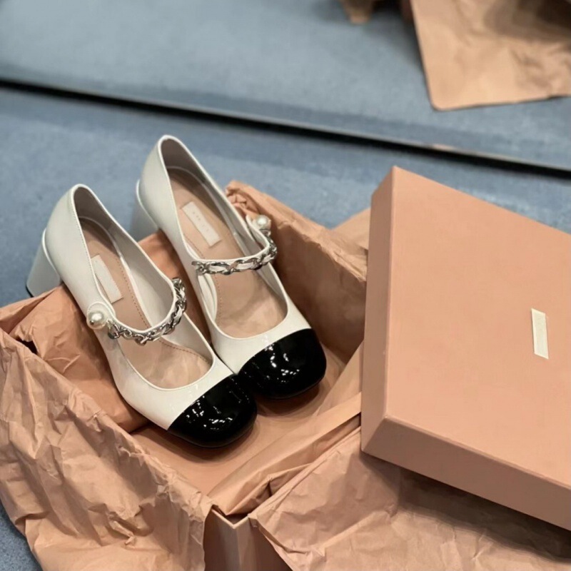 Miu2025 New Mary Jane Women's Shoes French Fairy Retro High Heels Women's Spring and Summer Thick Heel Square Toe Shoes