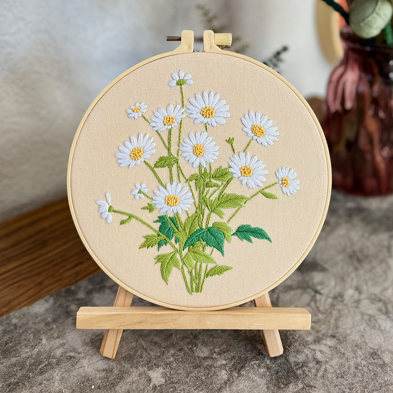 Daisies frescas cuelgan pinturas bordadas a mano DIY material paquete de bordado Lu pintura decorativa de la sala de estar europea pintura de flores inglesas
