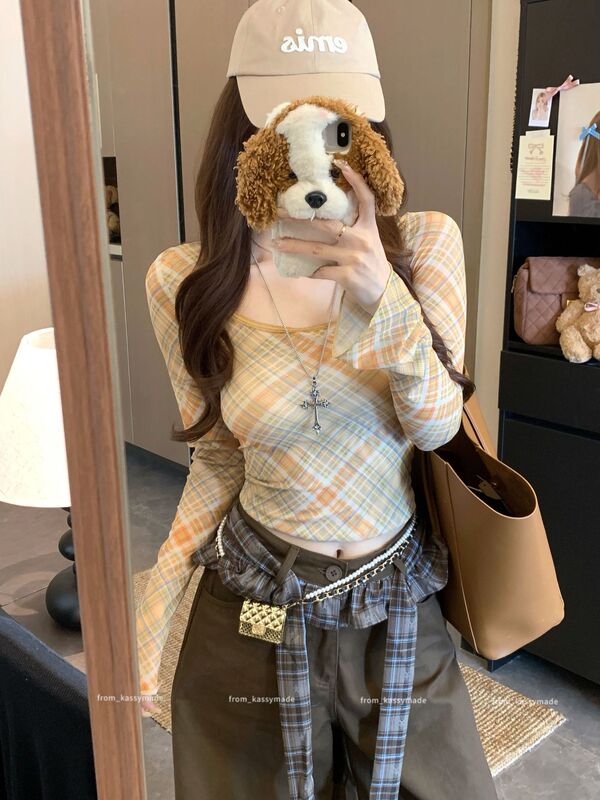 辣妹撞色格纹U领长袖T恤女秋季别到收腰修身打底衫内搭短款小上衣|undefined