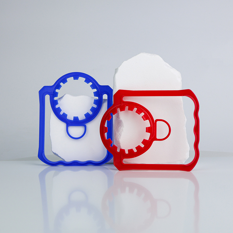 Fábrica de fuente al por mayor botella de agua potable desechable mango de plástico 45 / 48 calibre botella de bebidas PE mango