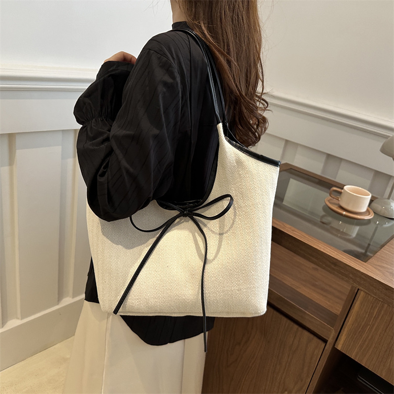 Bolsa de denim de gran capacidad para mujeres 2024 nuevo estilo de estilo extranjero bolso de hombro universal bolso de mano