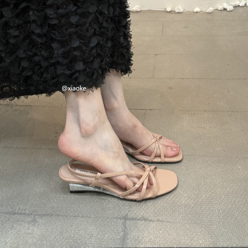 Niche Silver Wedge High Heel Sandals Women's Shoes 2025 Summer New Style with Skirt Fairy Nude Roman Sandals Niche Silver Wedge High Heel Sandals Women's Shoes 2025 Summer New Style with Skirt Fairy Nude Roman Sandals
