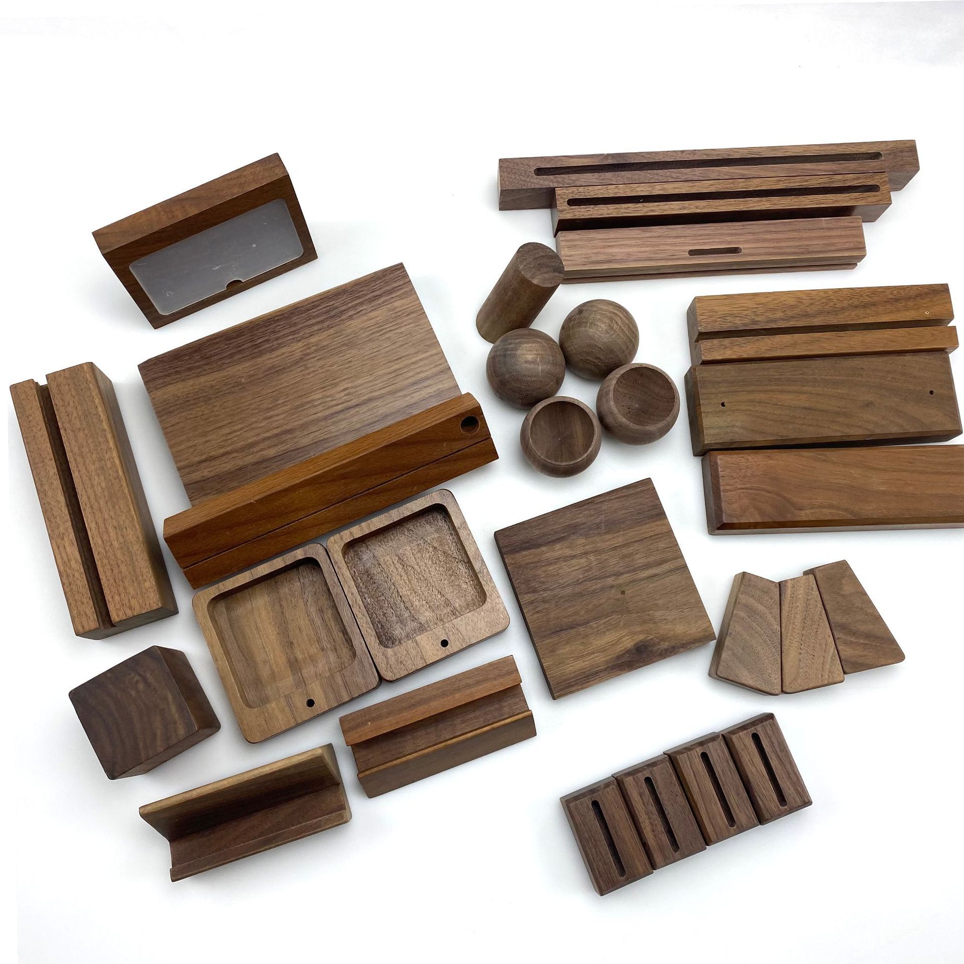 Calendario de escritorio de nogal negro de América del Norte Base de madera maciza Marco de fotos de madera Decoración Postal Tarjeta de comedor Base de madera maciza de nogal