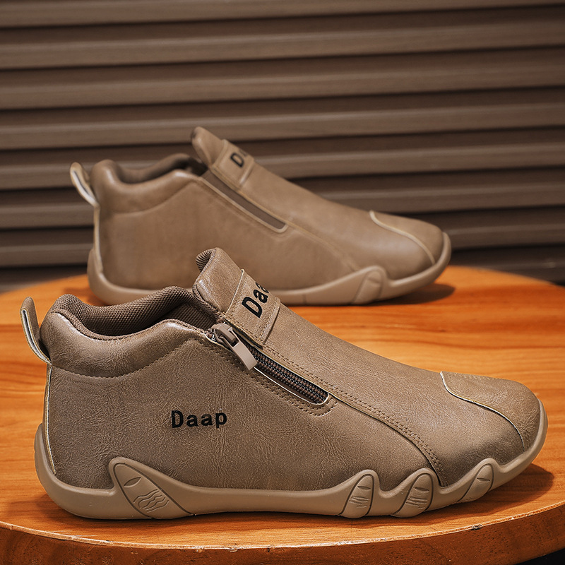 2026 nuevos zapatos de hombre de primavera al por mayor cuero medio para ayudar a los zapatos casuales impermeables y seguros de trabajo cómodos zapatos para hombres