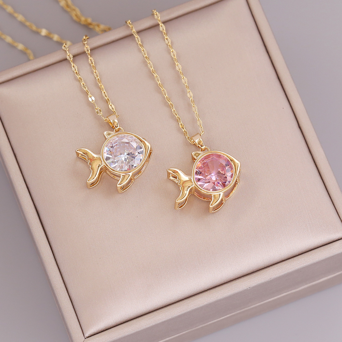 wholesale new cute fish pendent zircon 18K gold necklace Nihaojewelry
