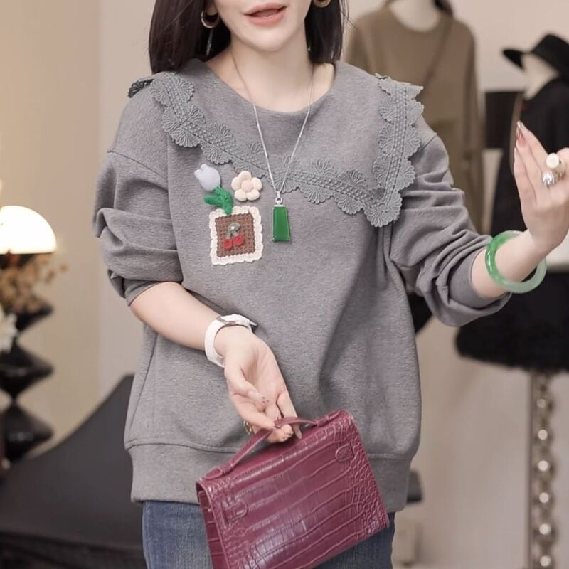 Autumn New Large Size Age-Reducing Korean Style Round Neck Long-Sleeved Versatile Sweatshirt Fashionable Loose Three-Dimensional Flower Top Autumn New Large Size Age-Reducing Korean Style Round Neck Long-Sleeved Versatile Sweatshirt Fashionable Loose Three-Dimensional Flower Top