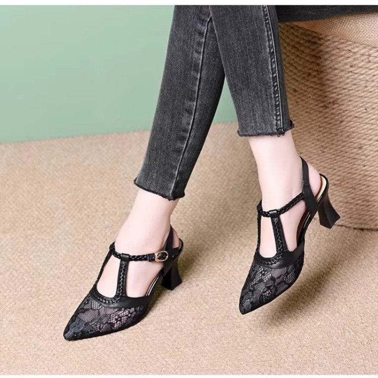 2026 verano nuevo tipo de tela de tela vacía ventilación sandalias de cabeza vacía mujer hebilla de talón grueso zapatos de tacones altos vacíos