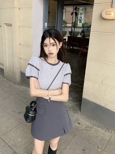 French-style niche design crew neck knit shirt high-waisted black skirt pants for women summer fashion