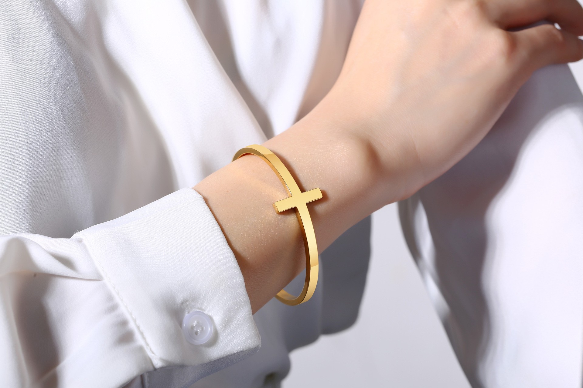 15g Weight Bangle Classification 304 Stainless Steel Chain Material 1 Piece Quantity Holiday, Daily Occasion 304 Stainless Steel Material Geometric Pattern Women's Gender Simple Style Style Simple Style Geometric 304 Stainless Steel Bangle In Bulk 4