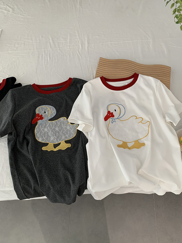 欧瑪莱は色の丸首のレースのアヒルにぶつかって布の半袖の正肩の頭のtシャツの韓系の百合の上着の3486を貼ります。|undefined
