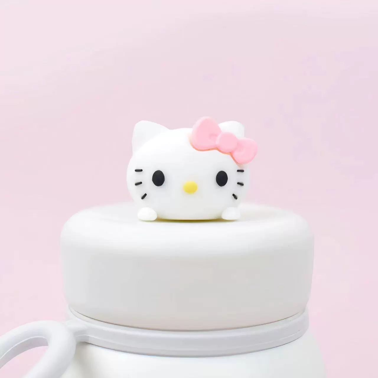 Мягкая резиновая игрушка Sanrio KT Cat, мультяшная, милая, для украшения салона автомобиля, приборной панели, аксессуар для наушников
