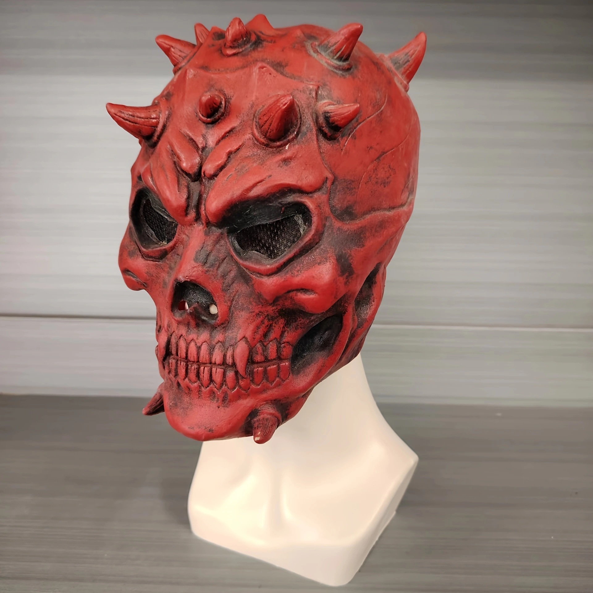 Craneos rojos Cavernos guerreros Máscara de látex Cavernos de muerte Horror Horror Decoración de Halloween Oscura image 4