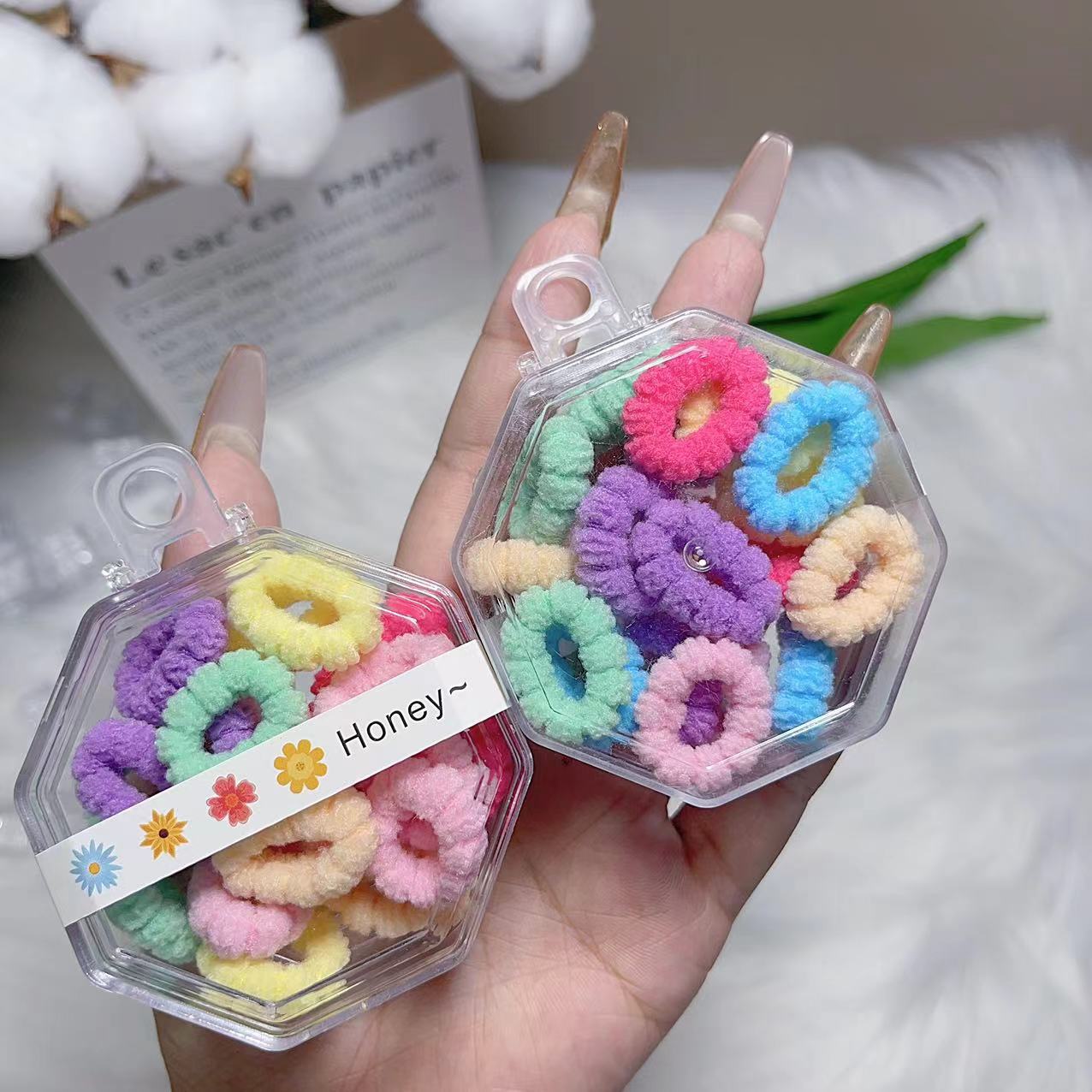 Anillo de pelo de diente de flor octogonal pequeño al por mayor para niños engrosado sin dañar el cabello, elástico, duradero, estilo princesa, anillo de toalla de color caramelo