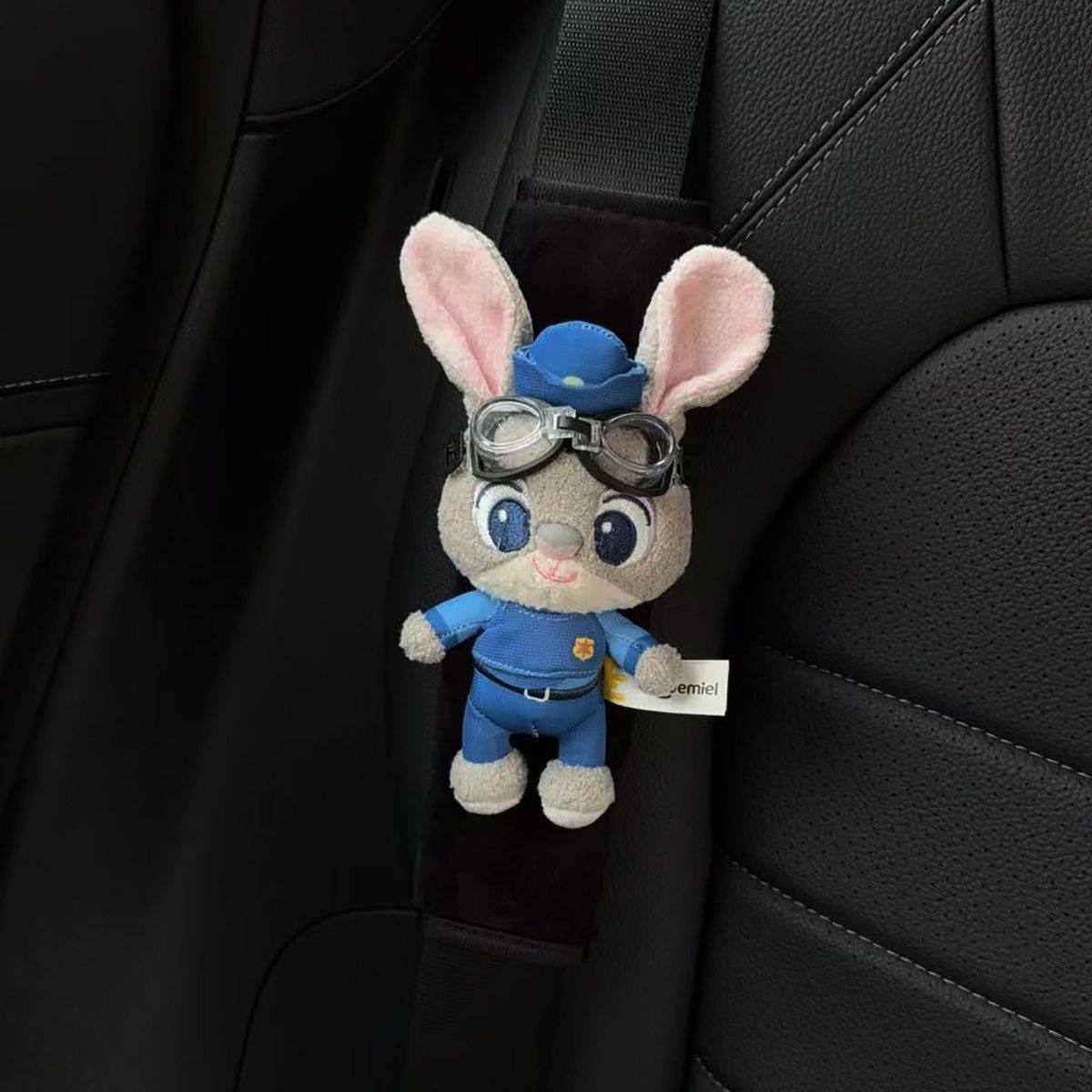 Seatbelt protective cover to prevent wear on clothing, Zootopia Judy and Nick couple set, car interior decoration shoulder pad
