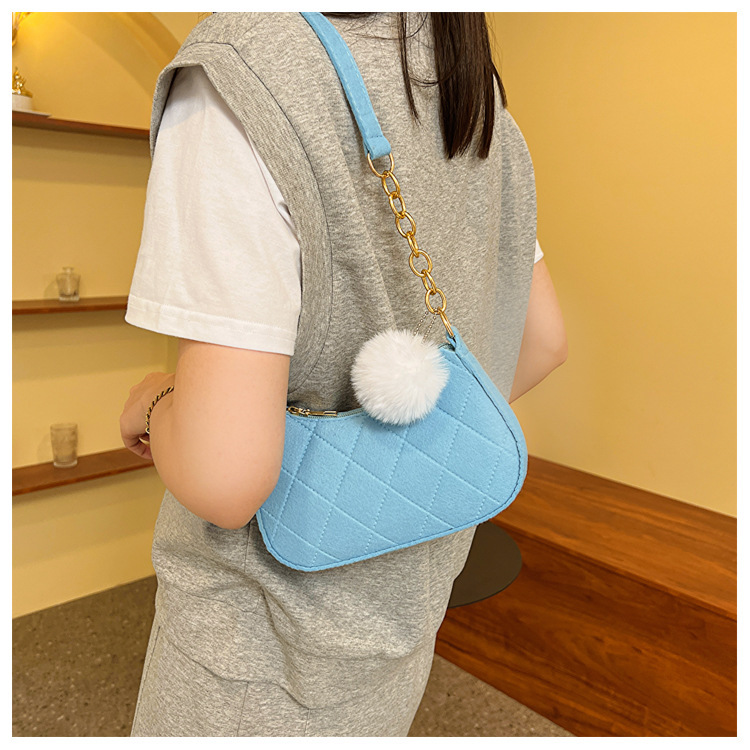 Leisure Women's Summer Fresh Trendy Underarm Temperament and Texture One Shoulder Fashionable Small Square Bag_voghion.com