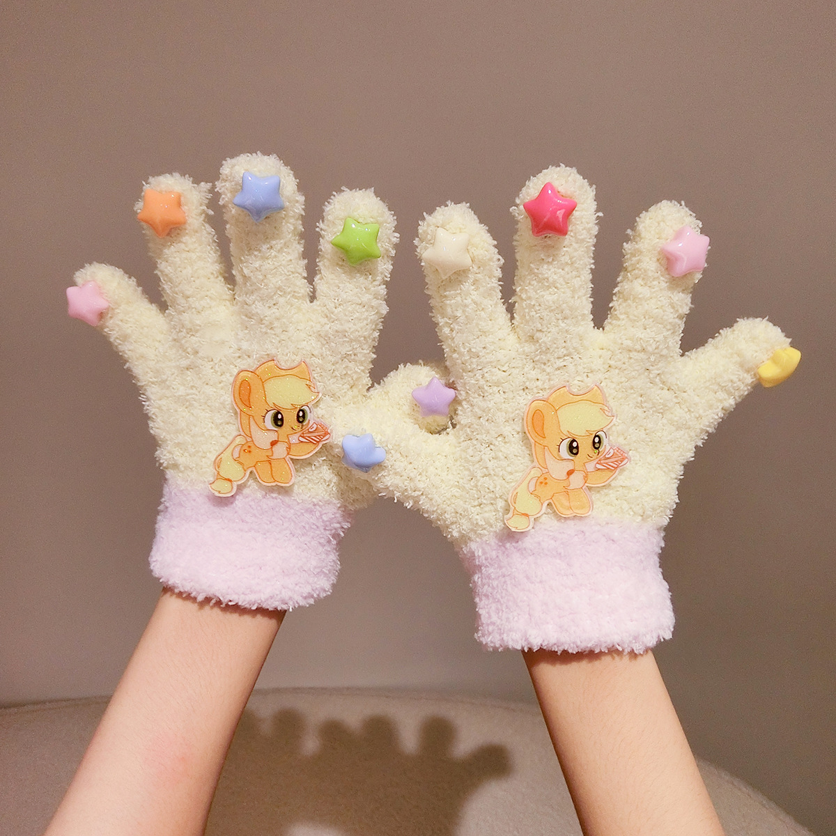 Apple, purple gloves, 2-6 years, color