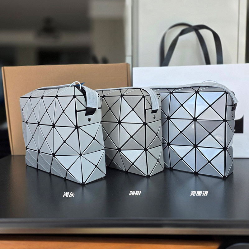 2026 Original New Model Cupid Large Portable Cube Bag Women's Pillow Box Bag Single Shoulder Crossbody Small Square Bag