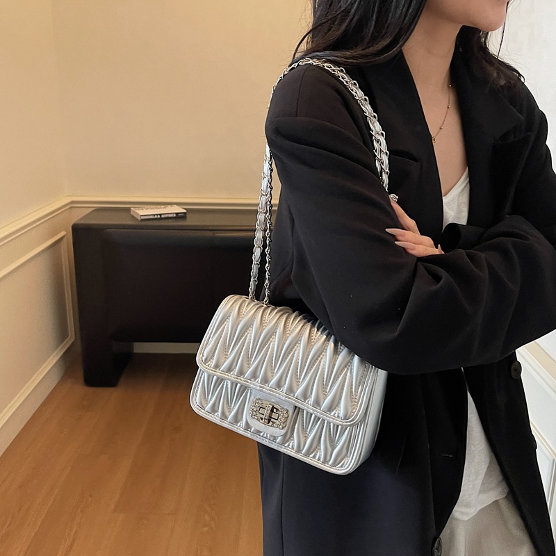 Bolsa de cadena de estilo Xiaoxiangling transfronterizo, bolsa cuadrada de damas, otoño y invierno 2025, nueva bolsa de hombro de moda universal