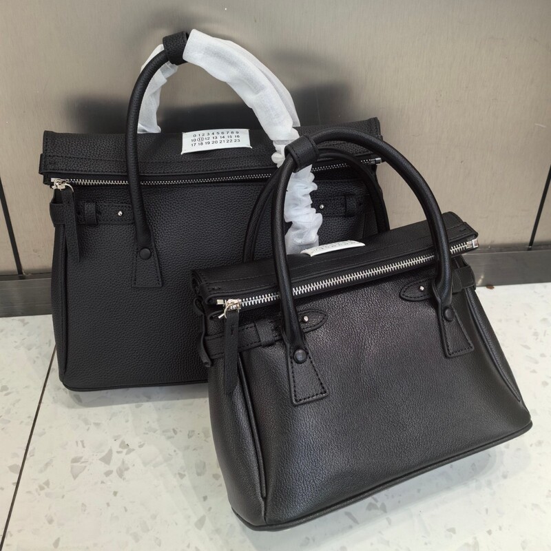 2026 New Margiela Retro Fashion Shoulder Handbag Briefcase Unisex Boston Genuine Leather Crossbody Bag 2026 New Margiela Retro Fashion Shoulder Handbag Briefcase Unisex Boston Genuine Leather Crossbody Bag