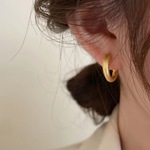 简约高级感哑光耳环女2025年新款潮素圈耳扣轻奢小众个性复古耳饰