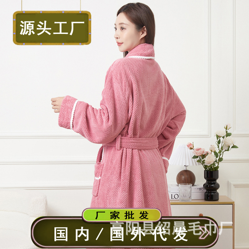 Export Bathrobe, Nightgown, Nightgown, Extended Home Bathing Bathrobe, Cross-Border Coral Velvet Pineapple Plaid Wearable Bathrobe